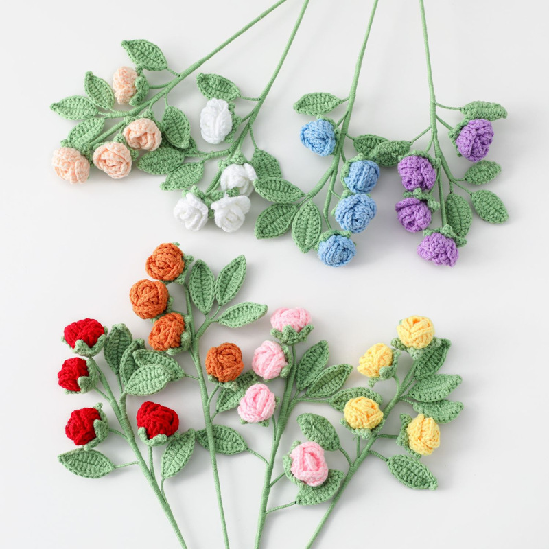 永生花のシミュレーション花多頭バラの花の枝の花束の完成材料高原紅の結婚式のシーンは手をあげて花を持ちます。|undefined