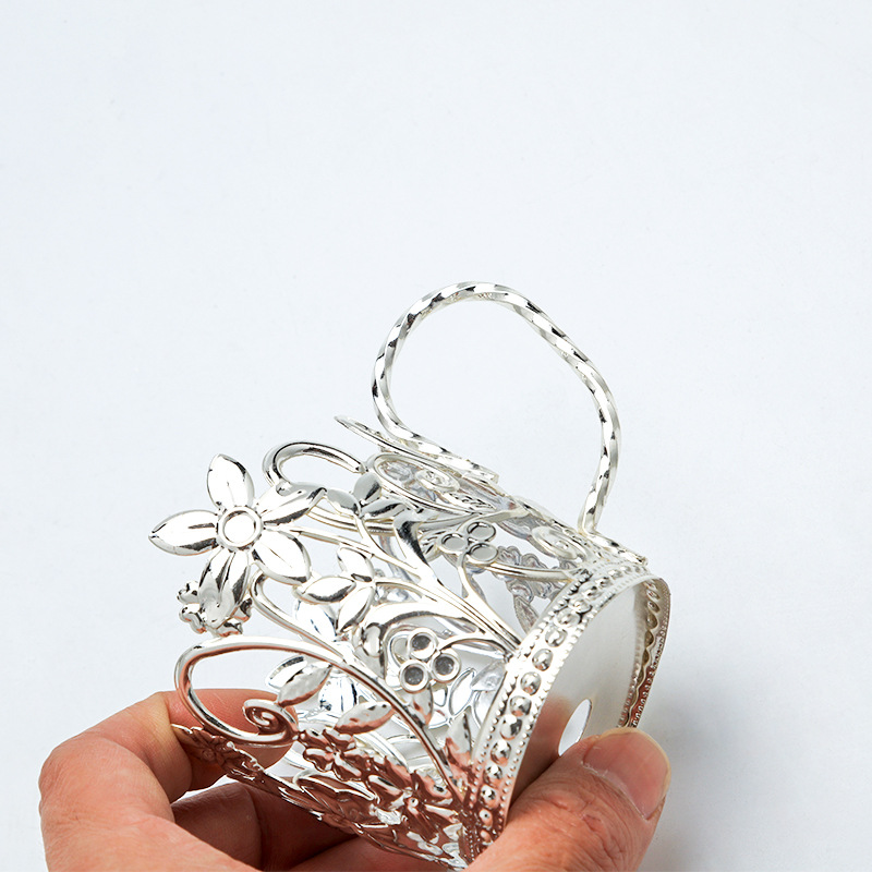 Spot wholesale wrought iron paper cup holder disposable cup insulation holder silver lace household cup cover insulation base