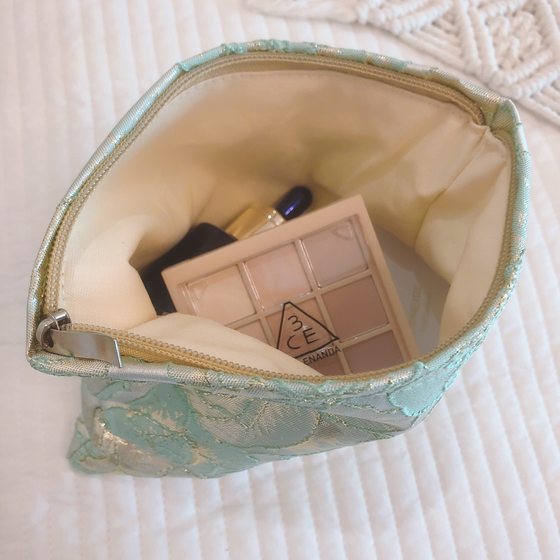 [Su Sibo Bag] Elegant and elegant small makeup bag makeup bag storage bag exquisite gold silk jacquard rose