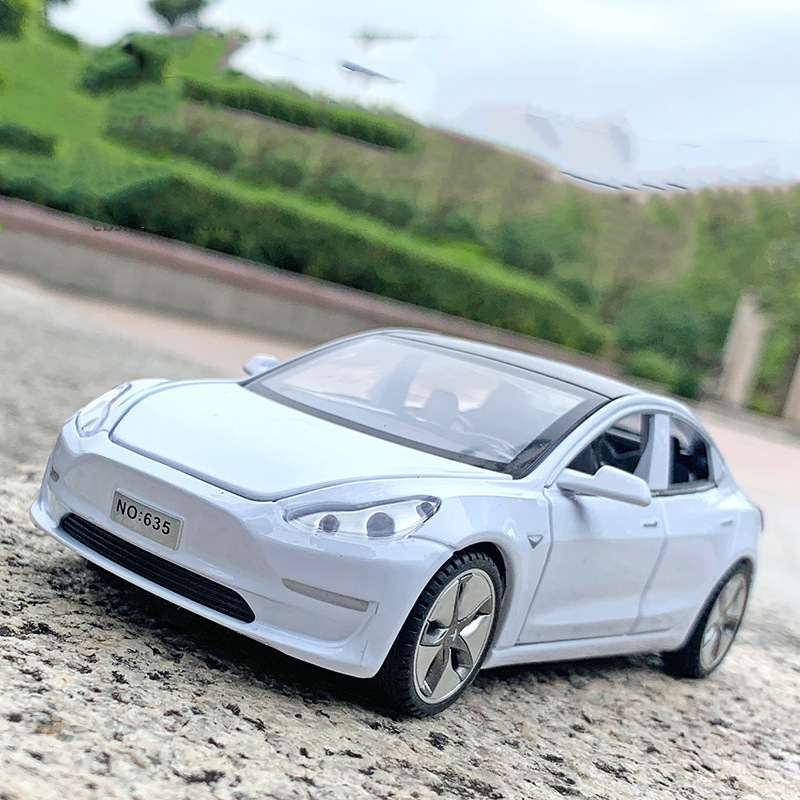 1:32 Tess electric car model MODEL3 alloy model with light sound effect pull back car eat chicken