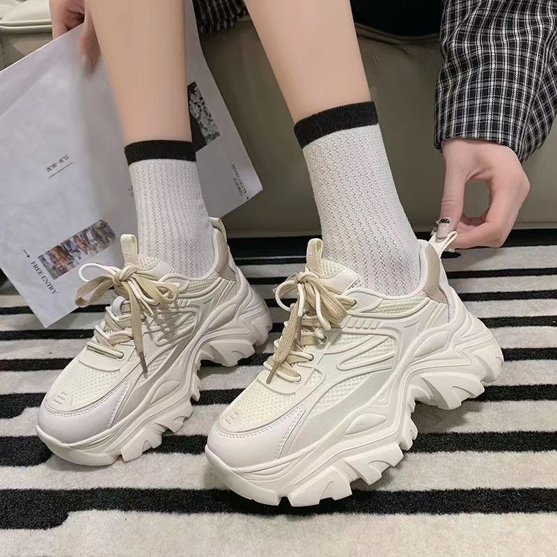 Clunky shoes for women 2023 autumn and winter New style muffin single-layer shoes fashionable thick sole hidden height increasing casual white shoes