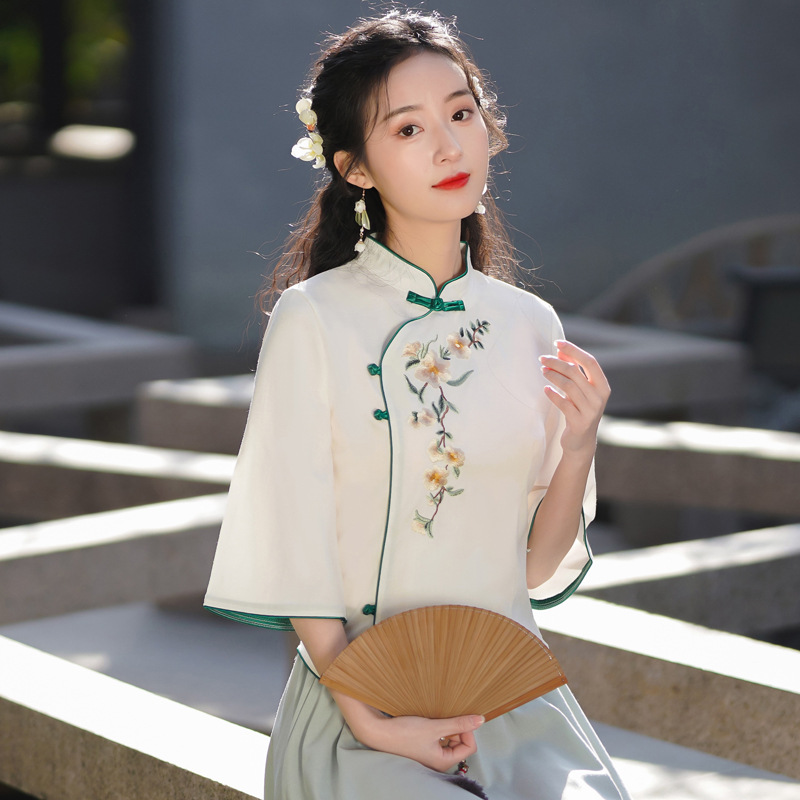 2022 Summer New Ethnic Style Vintage Chinese Style Embroidered Top Slim-fit Buckle All-match Small Fresh Tea Suit for Women