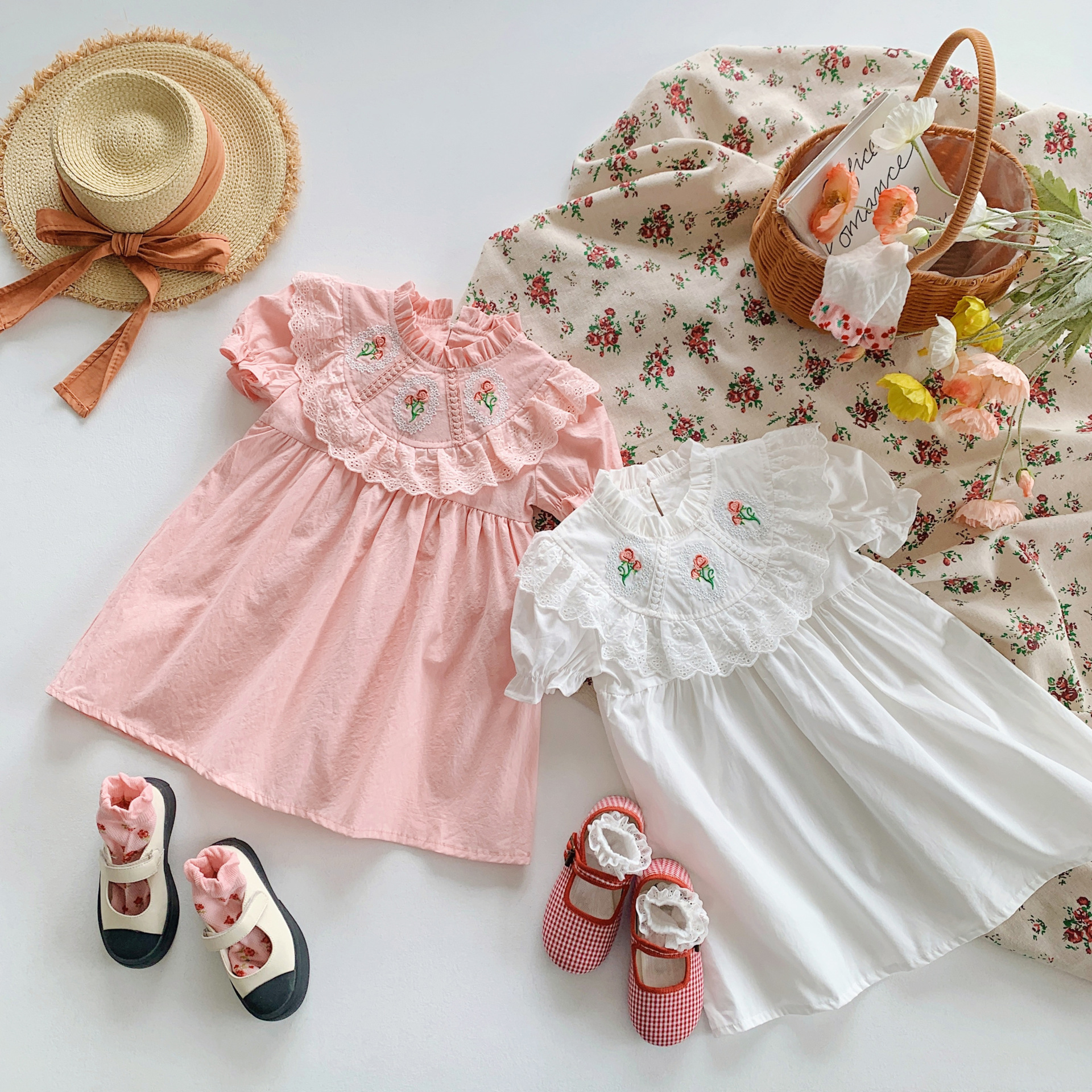 French retro rose embroidery girls dress 2023 Summer lace short sleeve cotton children's skirt wholesale