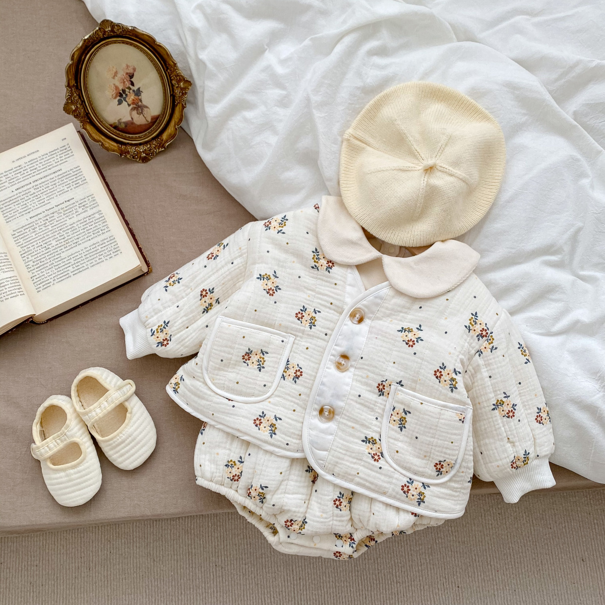 2022 autumn and winter suit 0-2 years old female treasure cotton padded padded floral cotton-padded jacket coat doll collar jacket for going out cotton-padded jacket