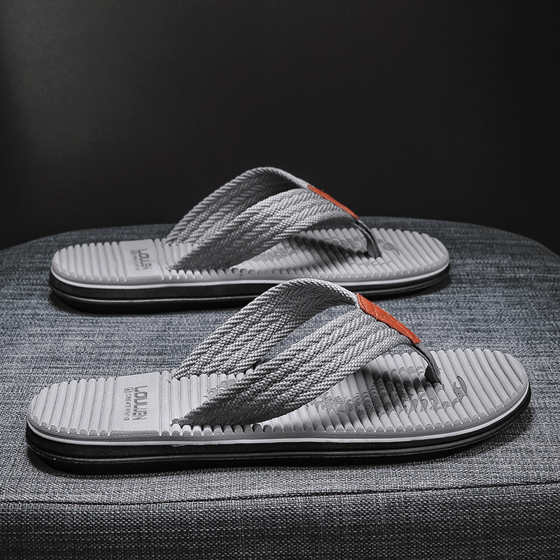 New cross-border trend flip-flops men's rubber-soled summer beach slippers plus size sandals wholesale direct sales