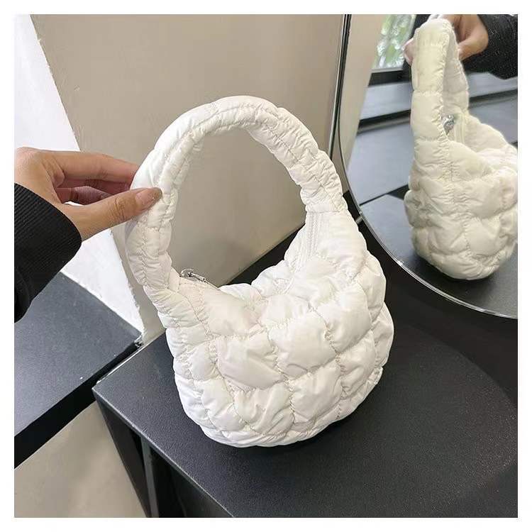 Южная Корея Плиссированная клетчатая сумка Cloud Bag Подмышки 2023 Новый пуховый дизайн Стильная мини-сумочка