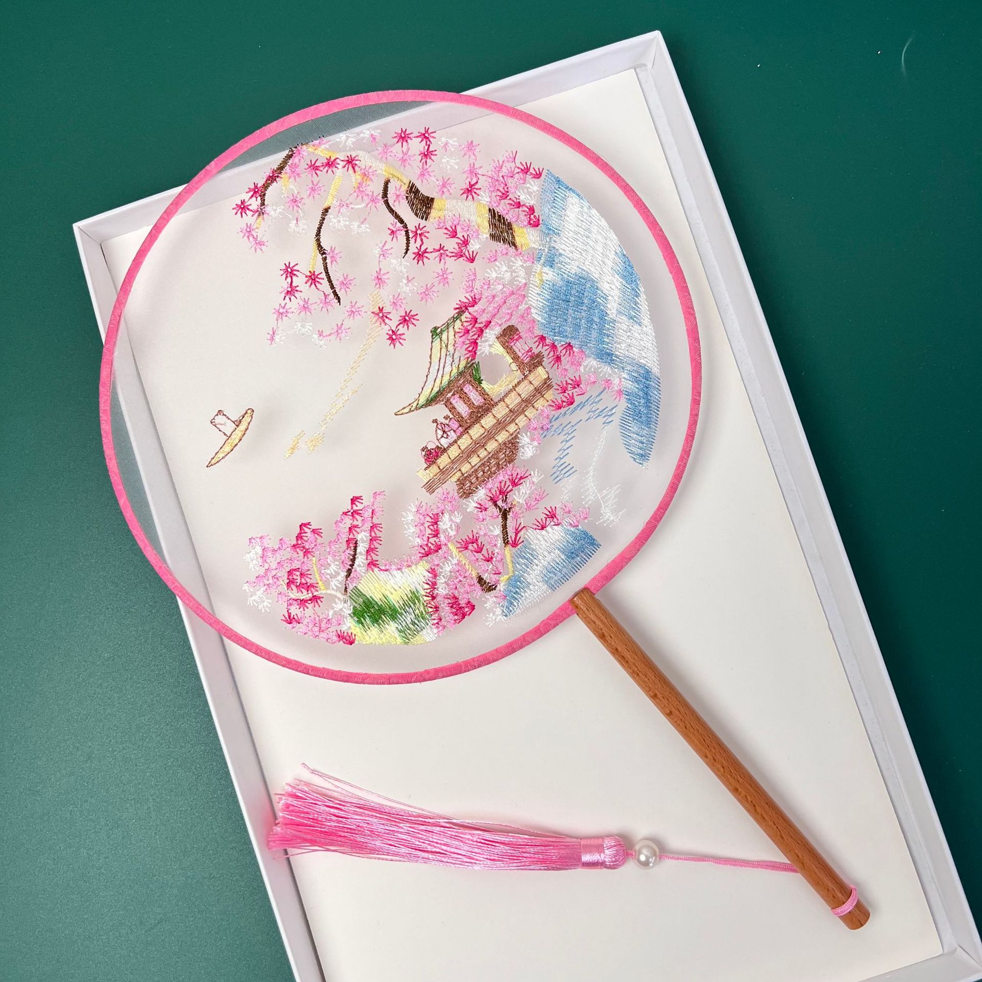 One-sided embroidery round fan * embroidery fan * Hanfu cartoon accessories * Chinese style cheongsam * Lotus crane fan antique