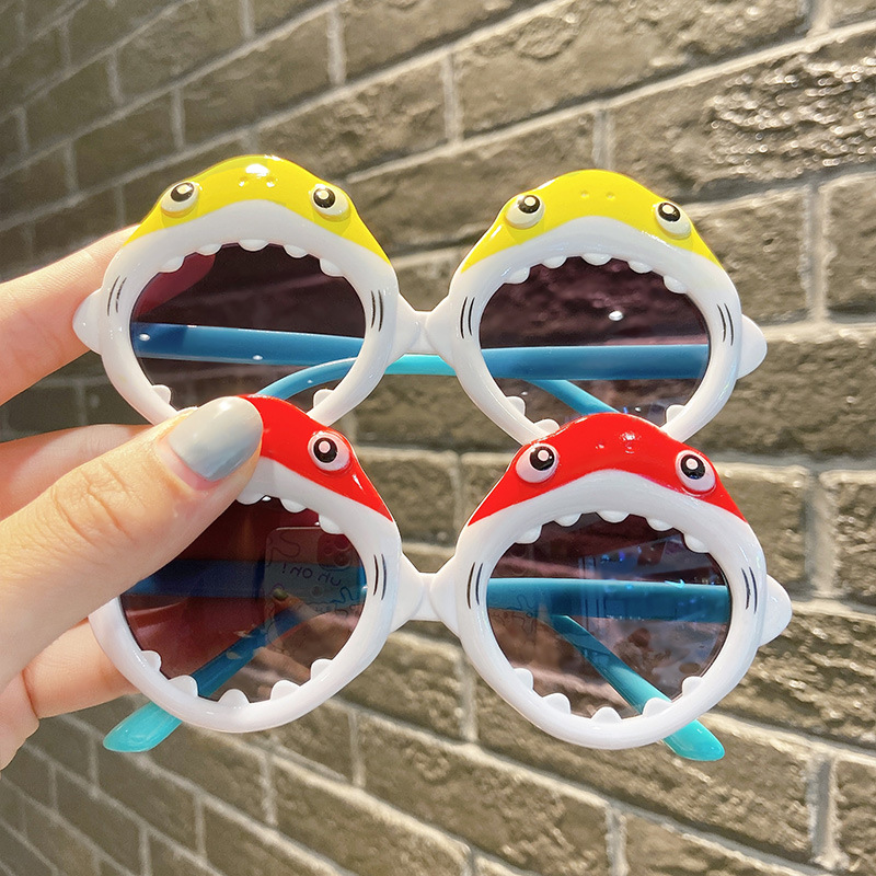 Children's sunglasses personalized shark cartoon baby boys' and girls' UV-proof sunglasses fashionable fashionable sun-proof glasses