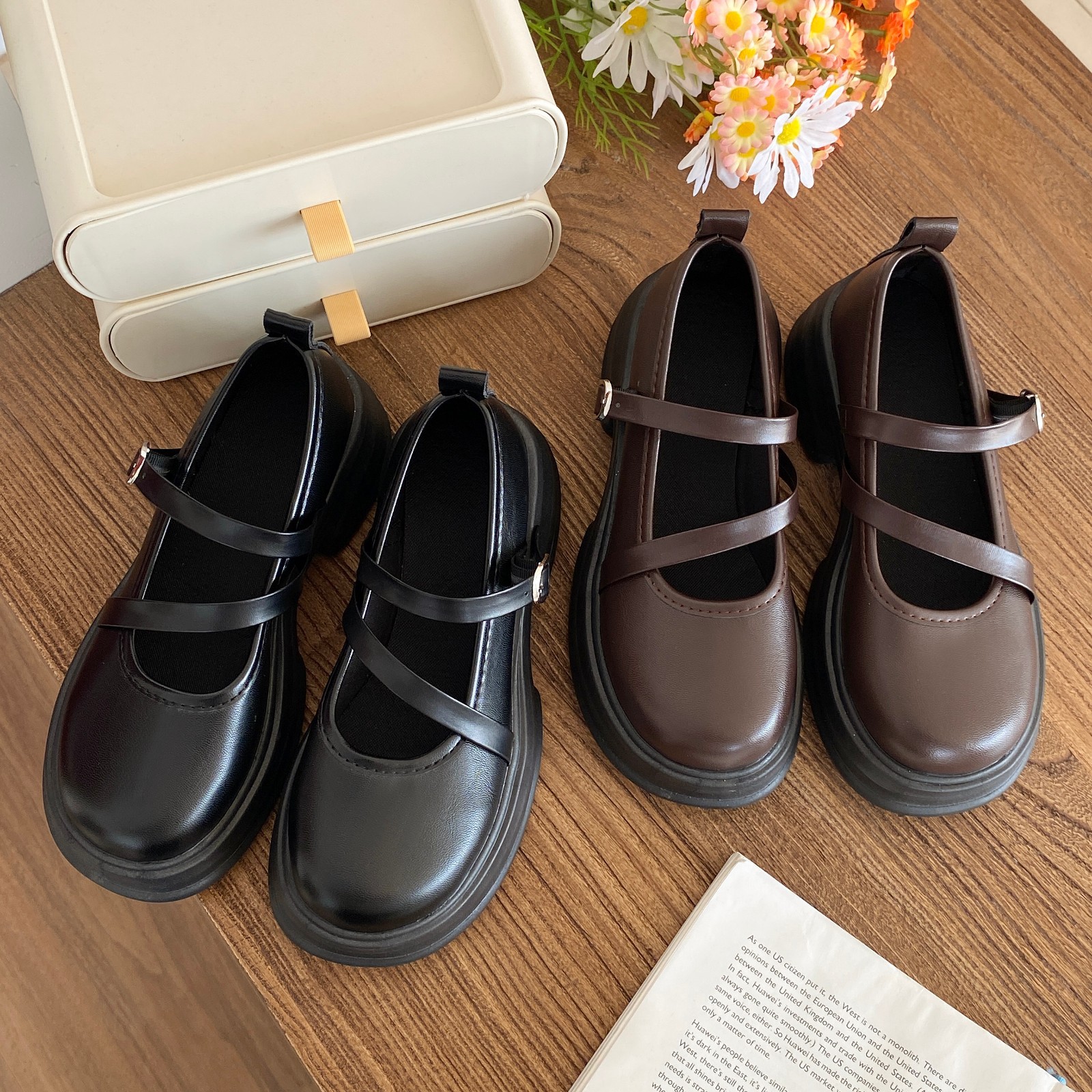 Uniform leather shoes for women 2023 new spring and autumn British style shallow mouth single-layer shoes women's thick bottom buckle Mary Jane shoes