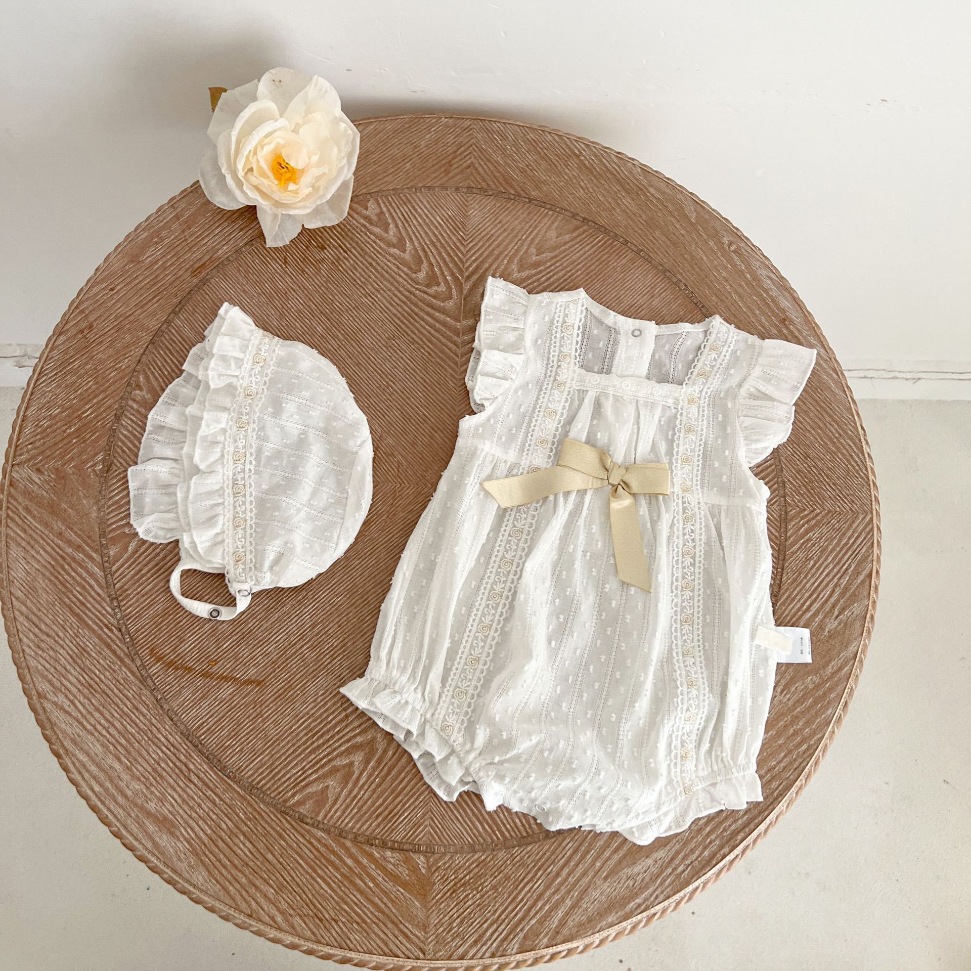 嬰兒夏季薄款連體衣洋氣女寶寶飛袖哈衣爬服新生兒純棉衣服送帽