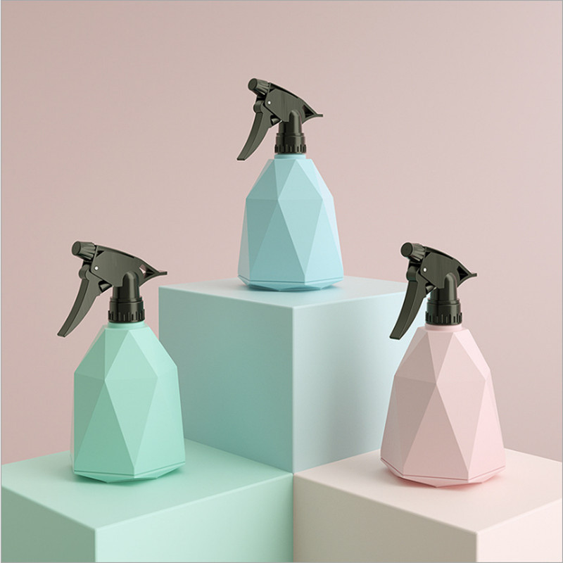 Small watering can garden spray bottle hairdressing medicine disinfection gardening tools 600ml small water bottle
