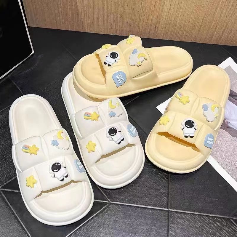 Step on the shit feeling slippers female summer outside wearing new high value indoor home Bath non-slip lovers a word cool slippers