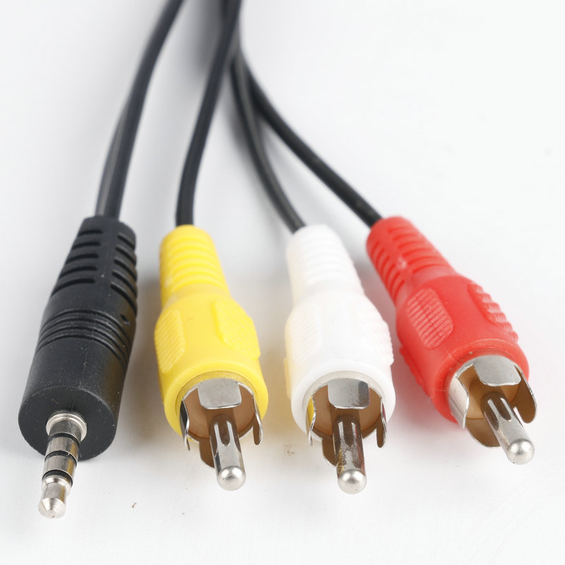 3.5 to 3RCA line, a pair of three red, yellow and white audio lines, video lines, one point, three Lotus head AV lines, 1.5 meters