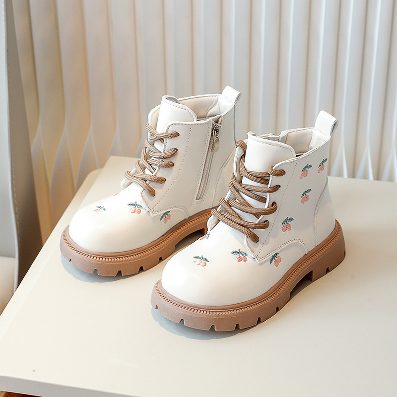 Children's Martin boots 2023 autumn and winter new little girl single boots embroidered girl princess Boots Baby Girl short boots