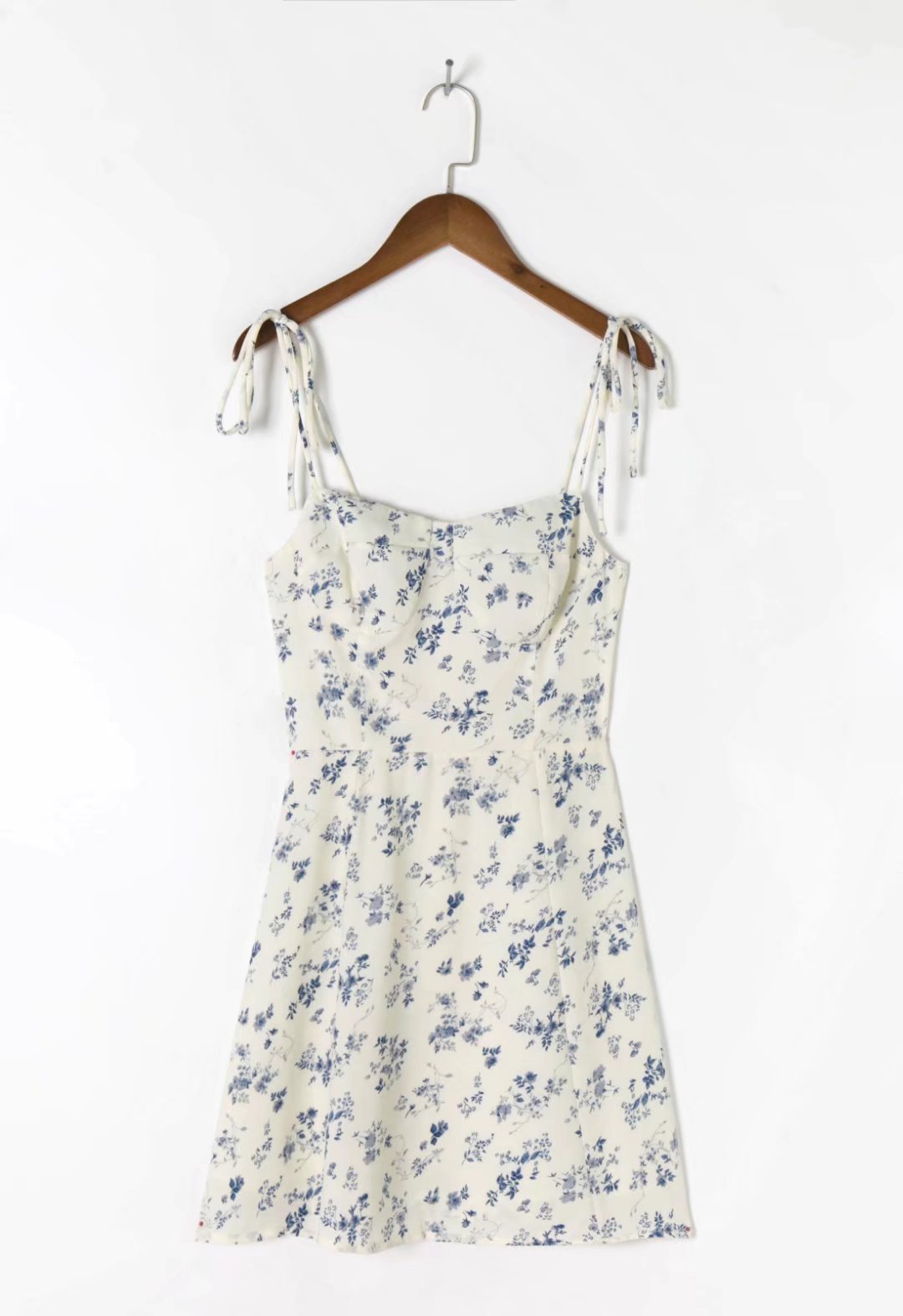 2023 Floral Print Dress Summer Women's Sling Lace-up V-Neck Waist Slimming A- line Skirt Women's Short Skirt