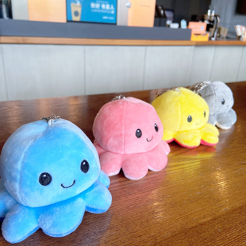 Creative plush flip octopus key chain flip octopus small jewelry bag pendant keychain pendant wholesale