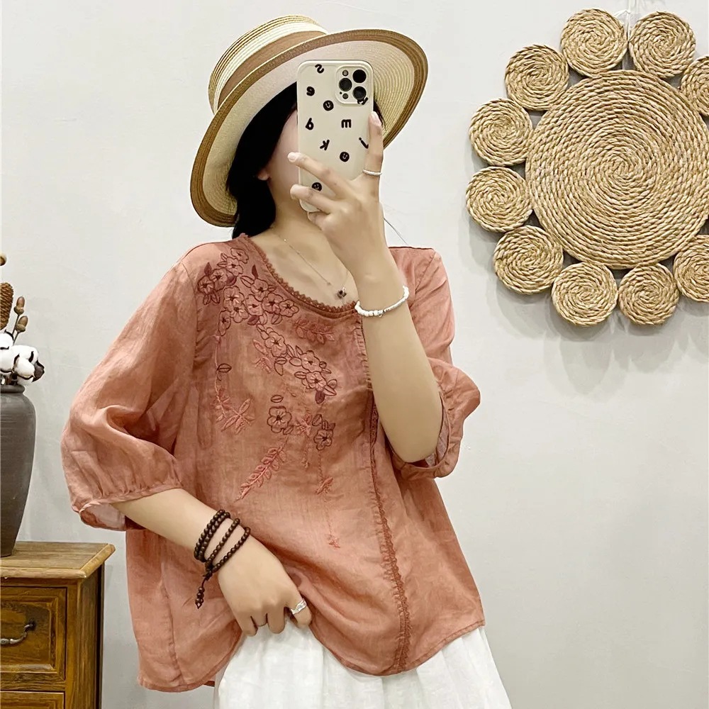 2023 New Cotton and Linen Embroidered Thin T-shirt Women's Artistic Shirt Loose Crewneck Lace Pullover Top