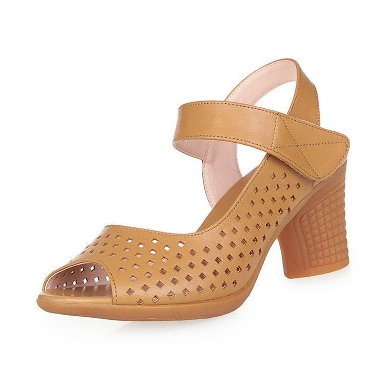 Middle-aged mother's shoes 2022 summer mid-heel chunky heel openwork women's sandals hook-and-loop color retro simple fish-toe shoes