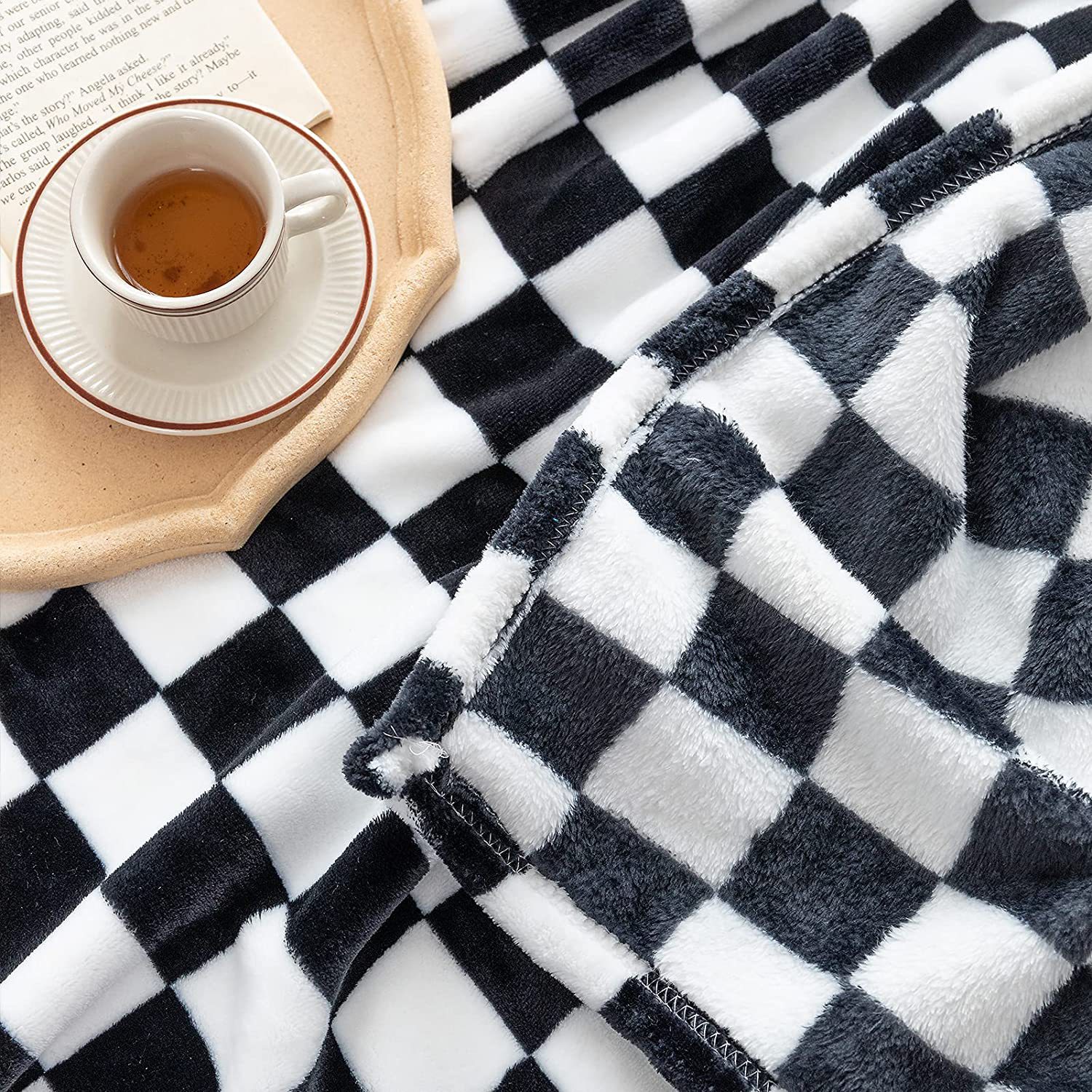 Blanket flannel blanket with checkered pattern soft blanket, suitable for sofa, bed, sofa luxury