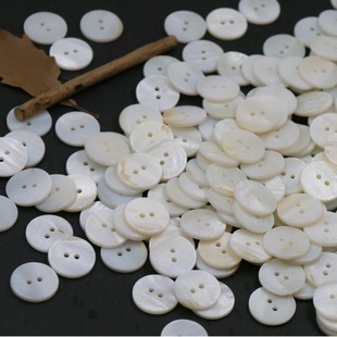Spot Wholesale natural shell white shell button freshwater shell high-grade shirt sweater two eye buttons
