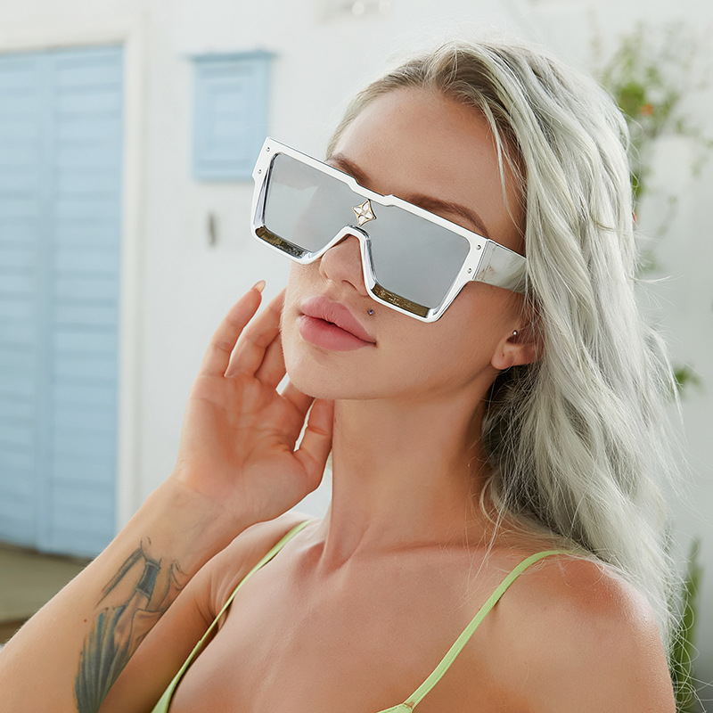 European and American millionaire large-frame sunglasses women's 2022 new one-piece online red sunglasses women's tide sunglasses