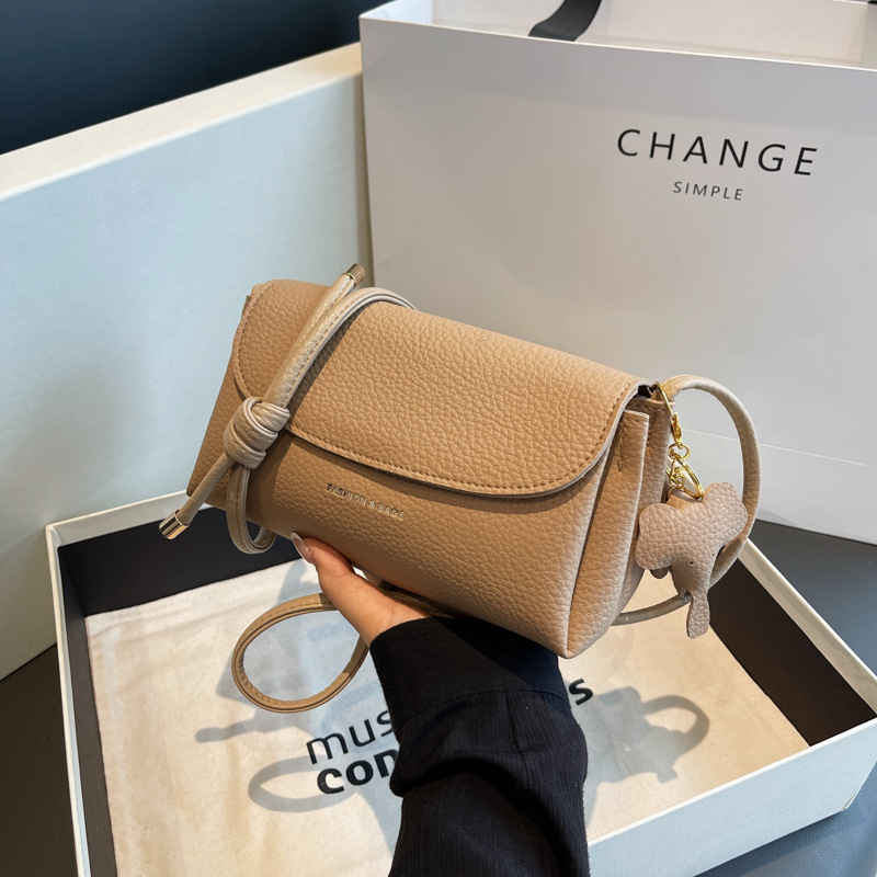 This year's popular small bag women's new trendy popular soft leather small satchel high texture niche ins single shoulder underarm bag