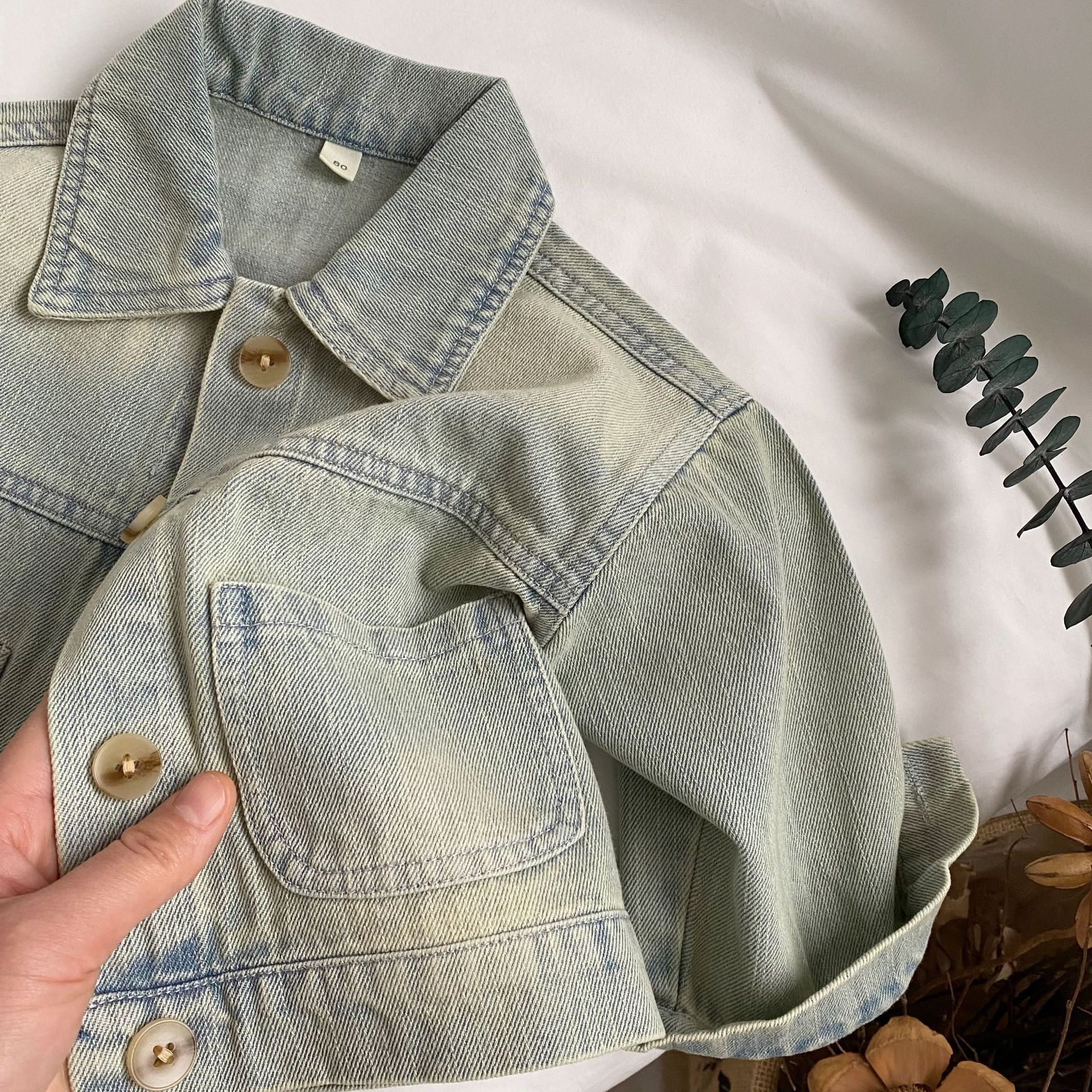 spring new children's retro distressed Denim shirt men's and women's baby lapel cardigan coat fashion