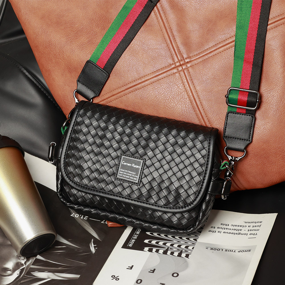 2022 New Fashion Embossed Woven Messenger Bag Casual Small Square Bag Single Room Connector Men's Bag Satchel Mobile Phone Bag