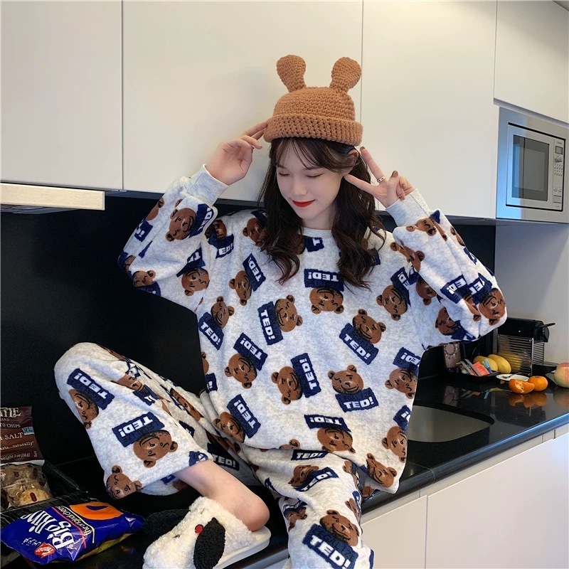 パジャマの女性の冬のフランネルの韓国の長袖の厚いベルベットのサンゴのベルベットのかわいい秋の冬の家庭服のスーツの女性|undefined