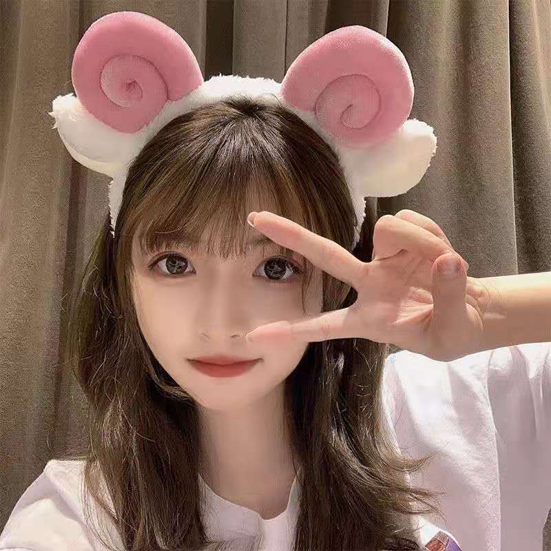卡通毛絨發箍可愛羊角發卡派對髮飾直播頭飾羊羔毛小羊派對發箍女