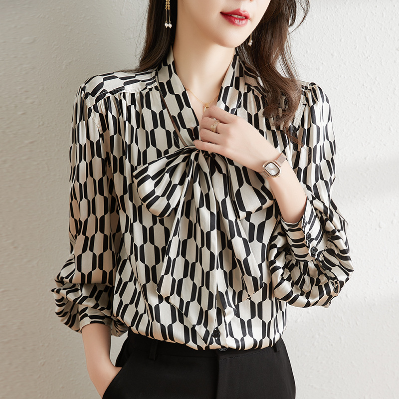 Black and White Printed Top Women's 2023 Spring New V-neck Ribbon Design Sense Niche Elegant Long Sleeve Shirt Women's Clothing