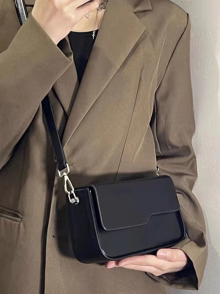 2023 Spring and Summer New Small Bag Fashionable Square Mobile Phone Bag Box Bag All-match White Shoulder Crossbody Bag