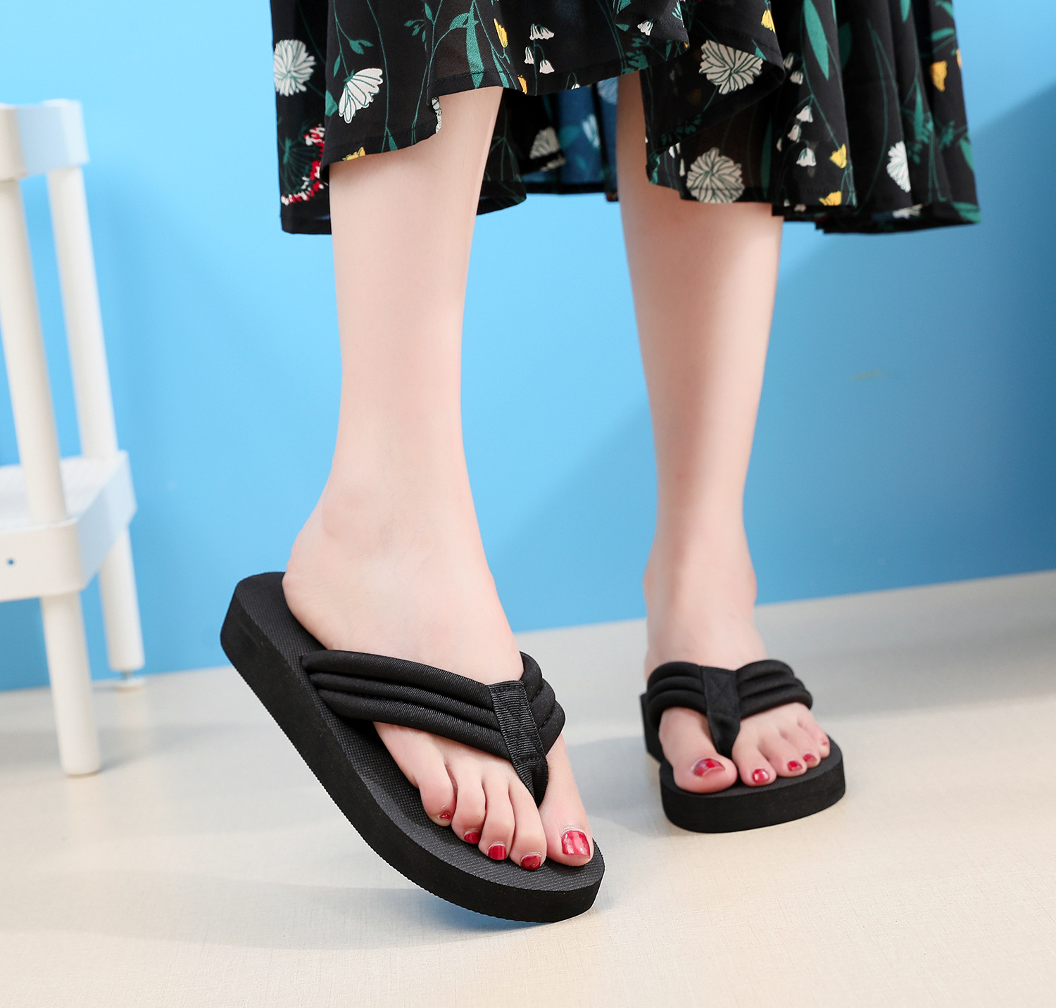 Summer New Sandals and Slippers Women's Large Size Flip-flops Wedge Sequin Slippers Beach Flip-Flops