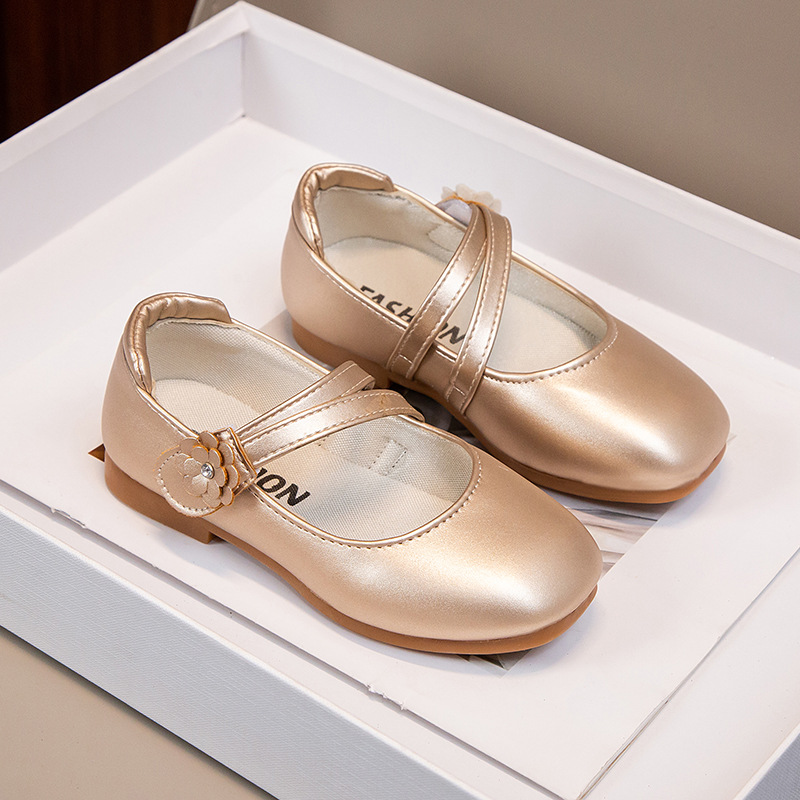 Girls' Leather Shoes 2024 New White Princess Dance Performance Spring and Summer Big Children's Baby Shoes Bean Students Korean Style