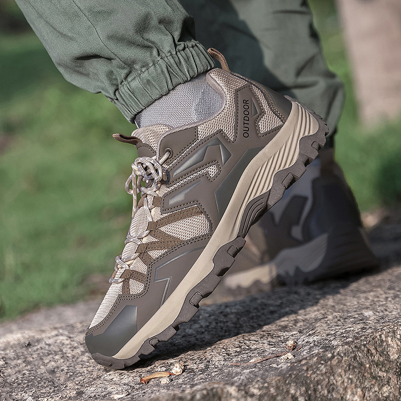 Couple outdoor sports hiking shoes non-slip wear-resistant fashion camping hiking shoes men's anti-collision breathable climbing shoes for women