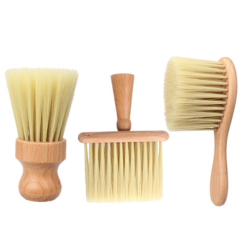 ヘアサロン専用のヘアカットでケヤキの柔らかい毛を掃除します。|undefined