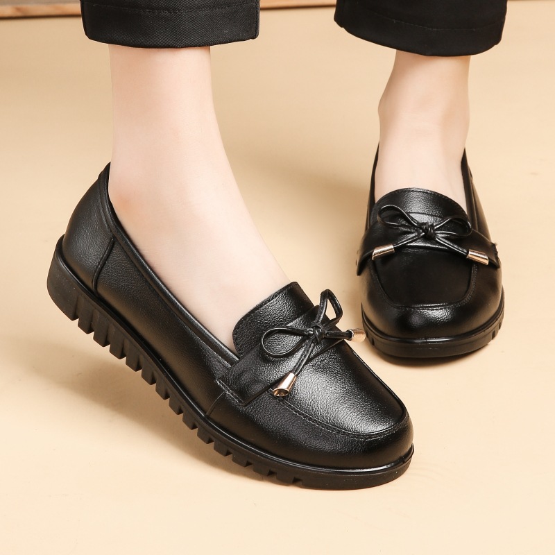 KFC work shoes Women's Flat non-slip mom shoes single shoes casual leather comfortable work shoes black women's leather shoes
