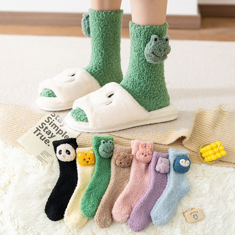 Wholesale stalls selling socks cheap floor socks thickened women's socks in autumn and winter Zhuji coral velvet socks Super Yu factory