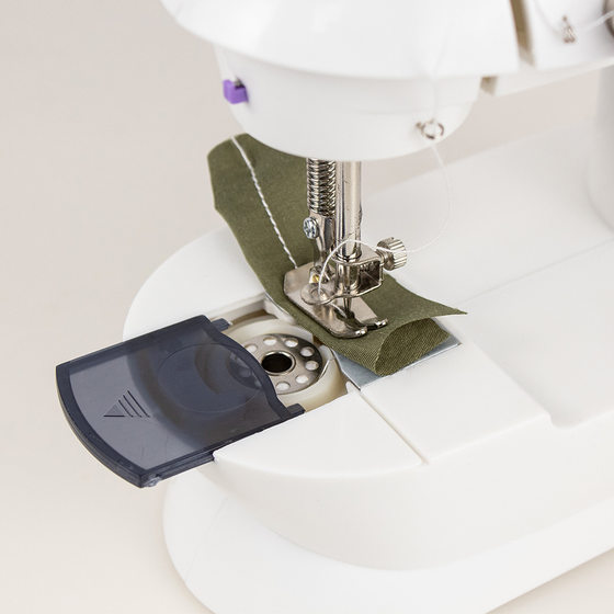 202 Small Electric Household Automatic Sewing Machine Home Version Sewing Portable Desktop Pedal Sewing Machine with Light