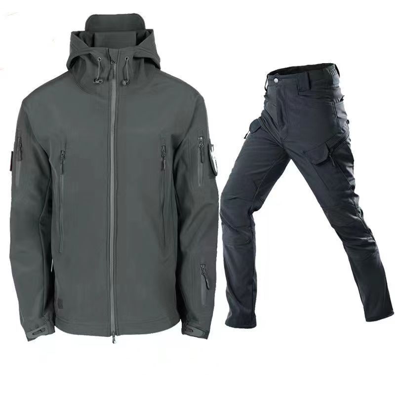 屋外サメの皮の柔らかい殻の突撃服のスーツの男性の春秋の冬の軍のファンの防風の通気性のベルベットの登山服のコート|undefined