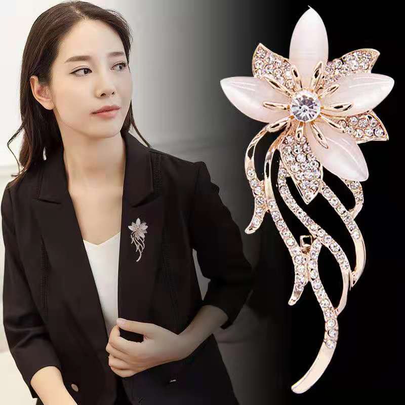 Source manufacturers explosions jewelry Korean alloy diamond brooch clothing decoration corsage creative rhinestone brooch