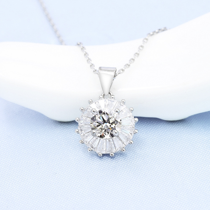 Live broadcast hot-selling goods, one piece agency, moissanite diamond necklace, sunflower pendant, female direct sales 