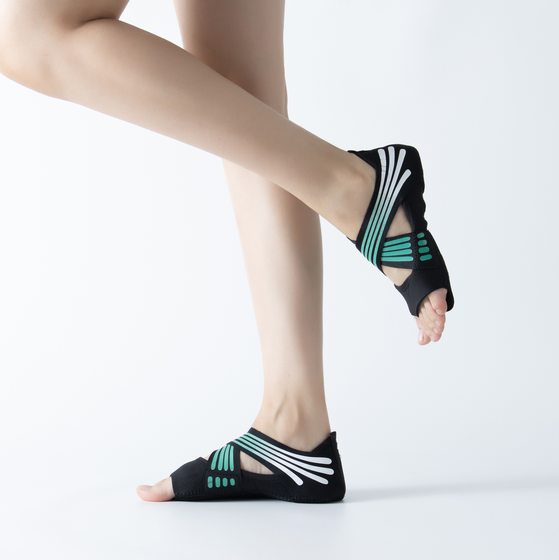 [Factory direct] Yoga shoes women's soft sole professional non-slip Pilates shoes cross-border hot yoga socks dance shoes
