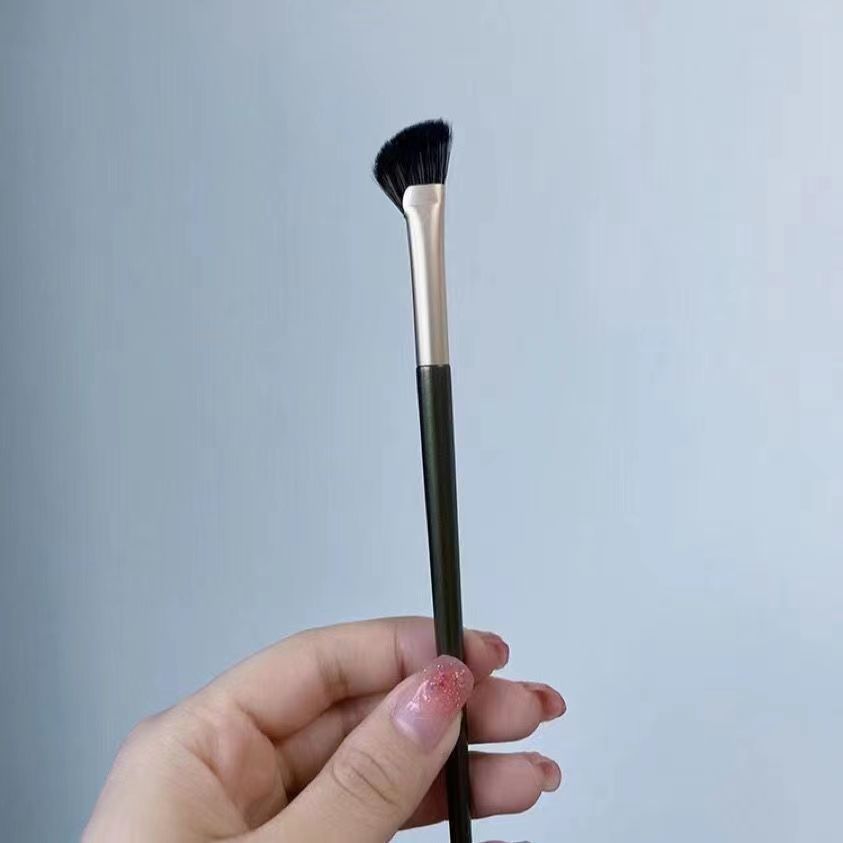 Nile Le Half Fan Shade Brush Makeup Brush Repairer Brush High Glow Brush Cangzhou Shadow Fan Shade Dye Brush