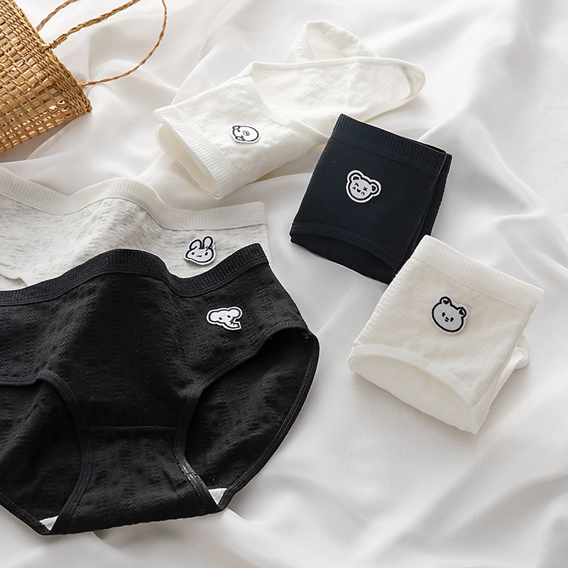 Black and White Color Simple Cartoon Cloth Label Women's Underwear Comfortable Breathable Underwear Cotton Crotch Bag Hip Women's Briefs