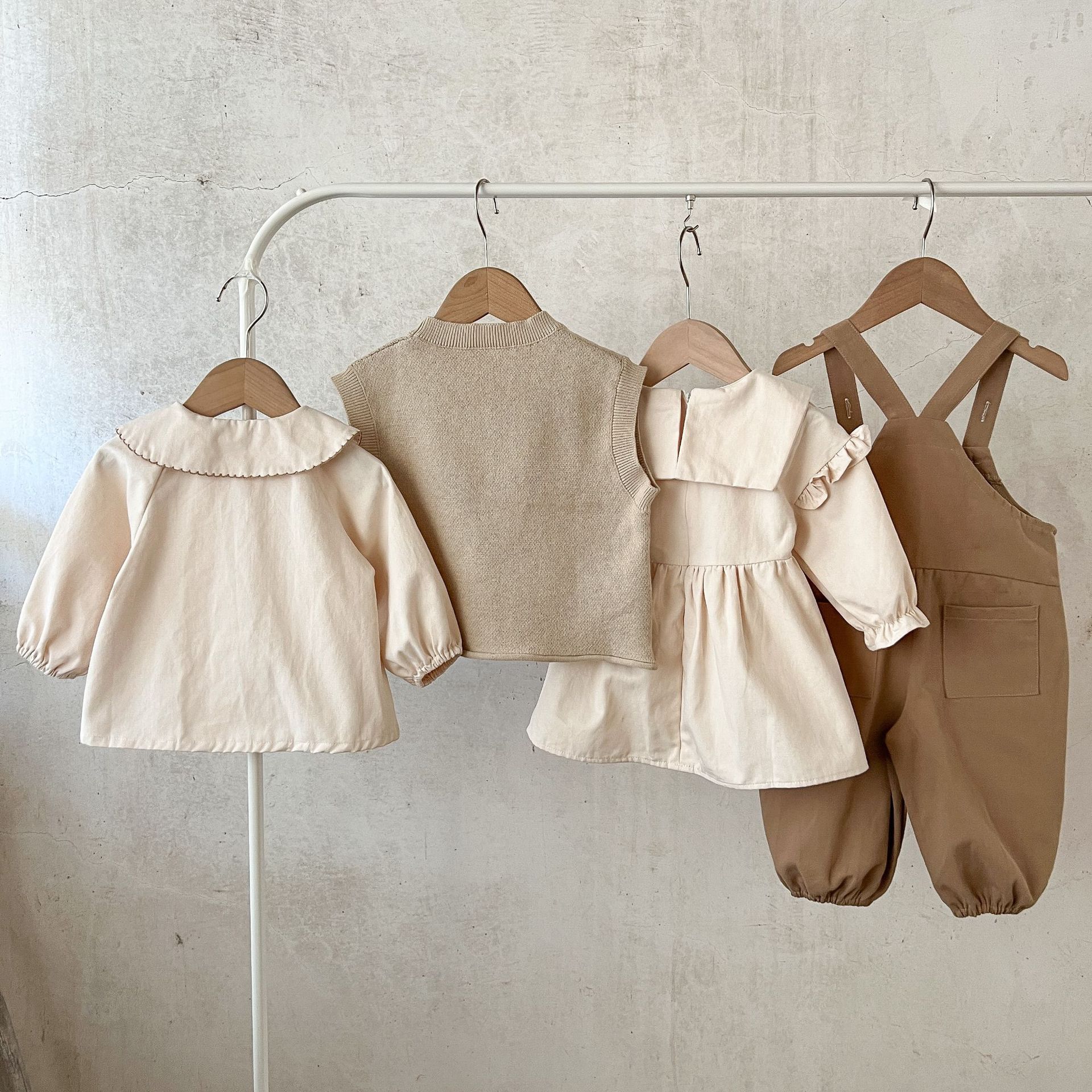 Korean style Spring Children's cotton bear top suspender pants suit ins bow vest sweater cartoon skirt