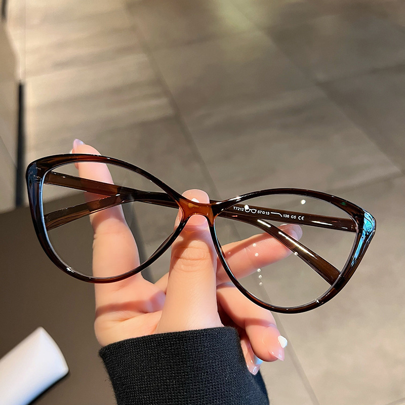 2024新款蝴蝶框近视眼镜女款无度数防蓝光平光镜超轻舒适眼镜框架