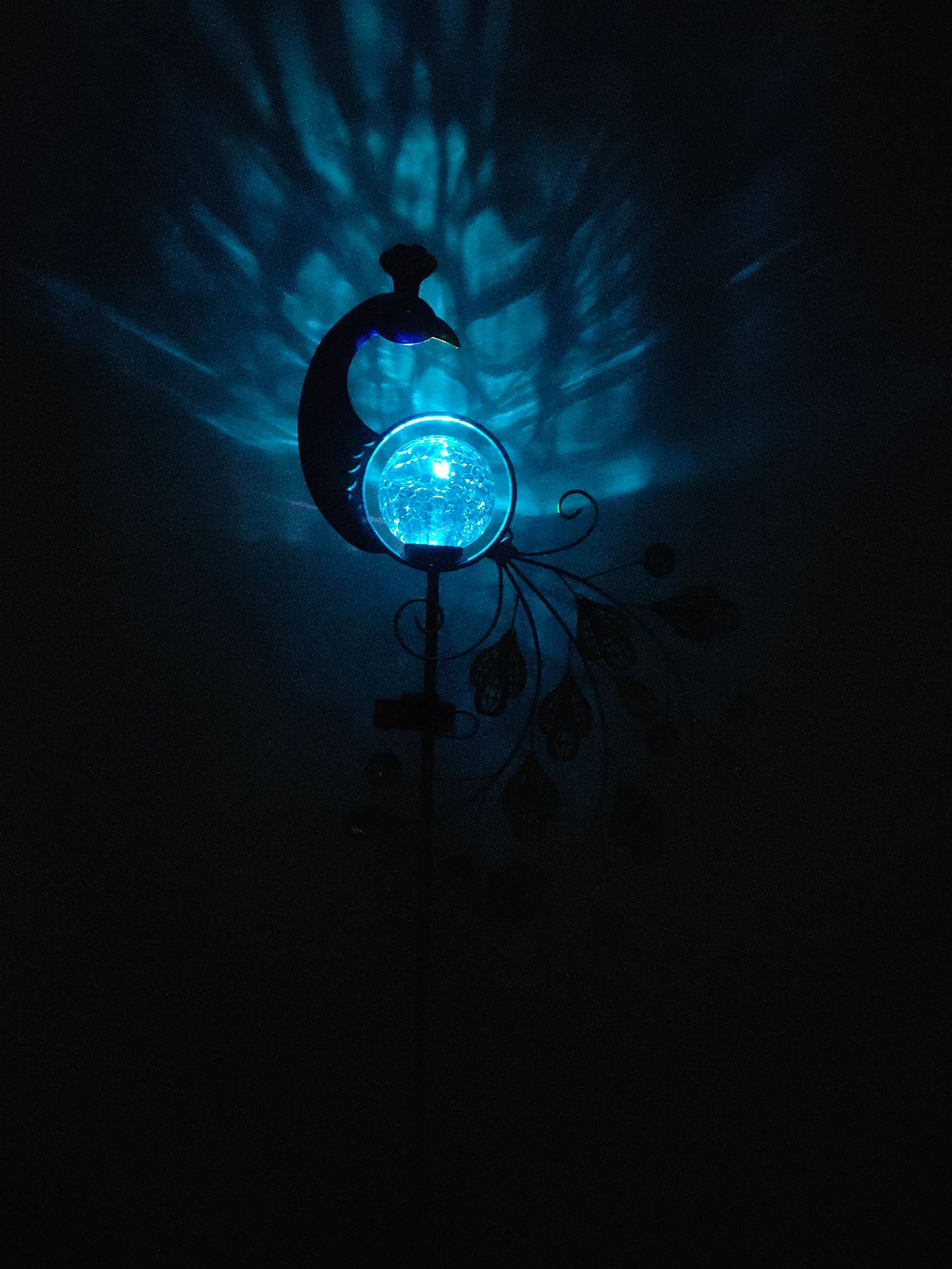 Solar Peacock lamp iron hollow feather Peacock solar outdoor courtyard crack ball lamp lawn lamp