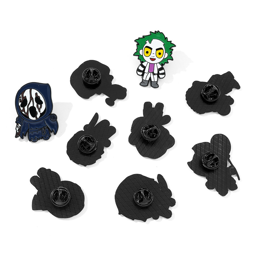 Halloween Brooch Cartoon Personality Creative Dark Funny Skull Screams Saw Cry Clown Metal Badge