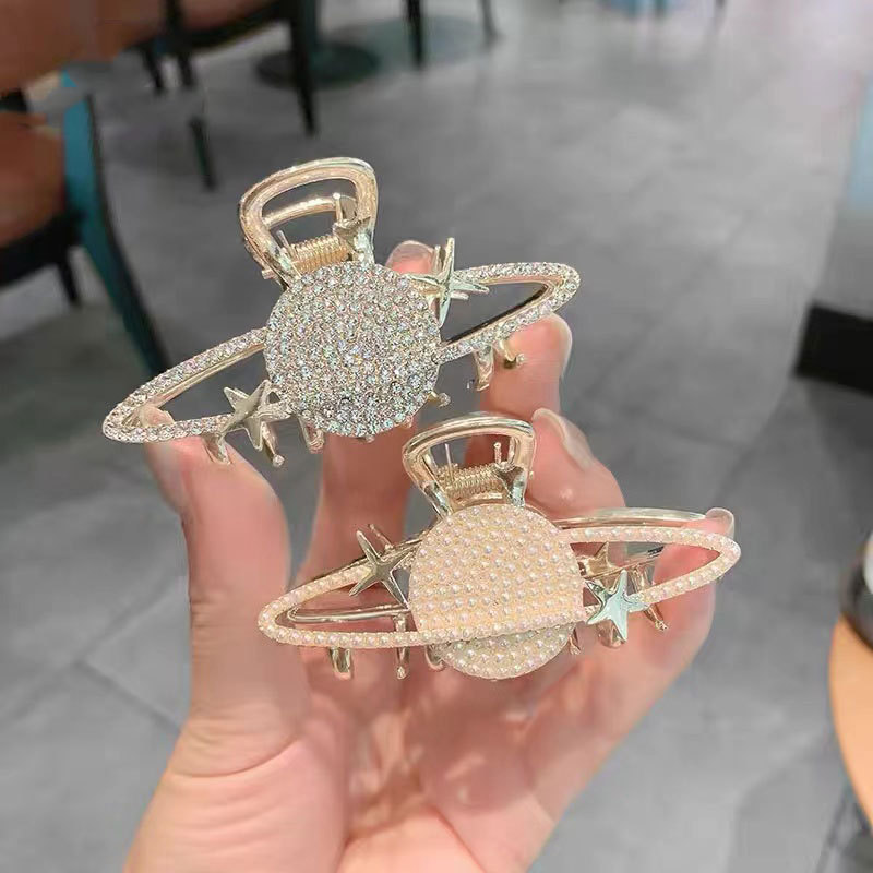 Korean Fashion Niche Planet Medium Grab Clip High Sense Elegant Pearl Rhinestone Girl Top Clip Hair Shark Clip_voghion.com